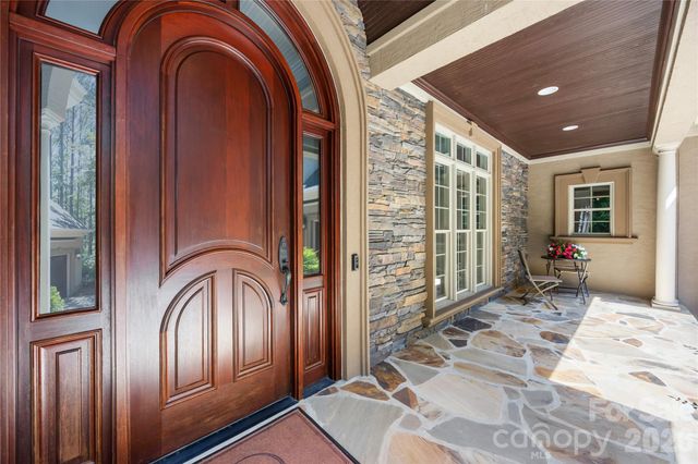 6830 Goose Point Drive, Denver, NC 28037