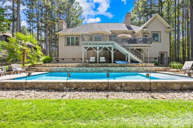 6830 Goose Point Drive, Denver, NC 28037