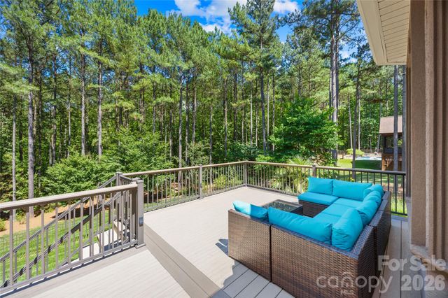 6830 Goose Point Drive, Denver, NC 28037