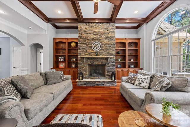 6830 Goose Point Drive, Denver, NC 28037