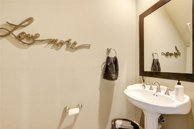 1110 Sherwood Trail, Houston, TX 77043