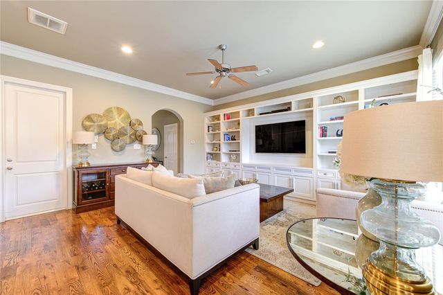 1110 Sherwood Trail, Houston, TX 77043