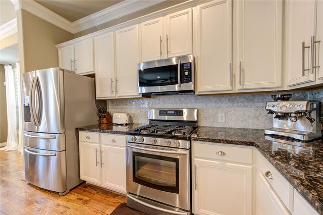 1110 Sherwood Trail, Houston, TX 77043