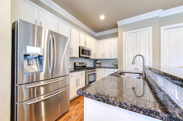 1110 Sherwood Trail, Houston, TX 77043