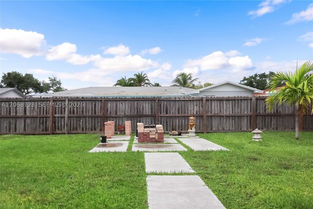 8121 SW 204th St, Cutler Bay, FL 33189
