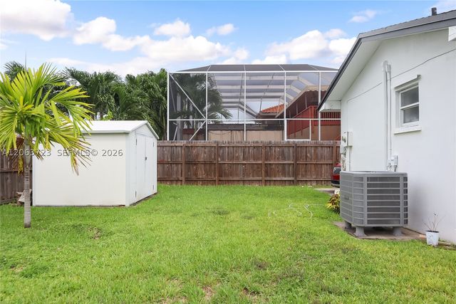 8121 SW 204th St, Cutler Bay, FL 33189