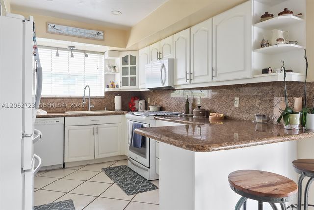 8121 SW 204th St, Cutler Bay, FL 33189