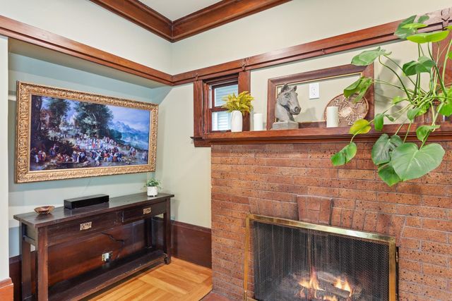 2530 T St, Sacramento, CA 95816