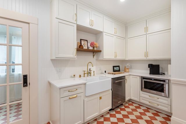 2530 T St, Sacramento, CA 95816