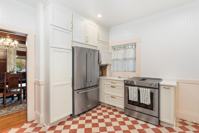 2530 T St, Sacramento, CA 95816