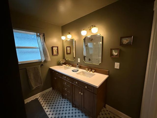 2530 T St, Sacramento, CA 95816