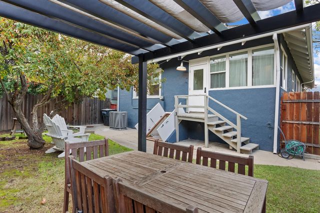 2530 T St, Sacramento, CA 95816