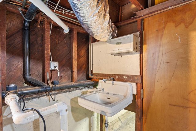 2530 T St, Sacramento, CA 95816