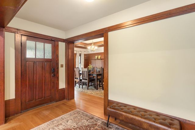 2530 T St, Sacramento, CA 95816