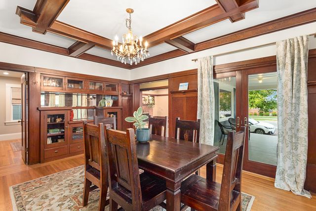 2530 T St, Sacramento, CA 95816