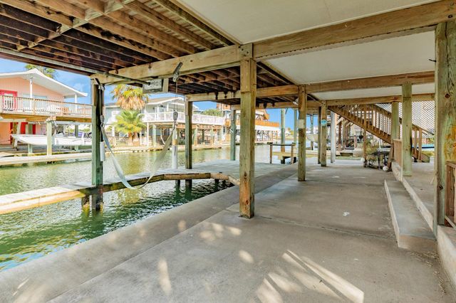 16708 Cormorant Road, Jamaica Beach, TX 77554