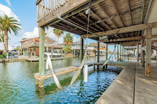 16708 Cormorant Road, Jamaica Beach, TX 77554