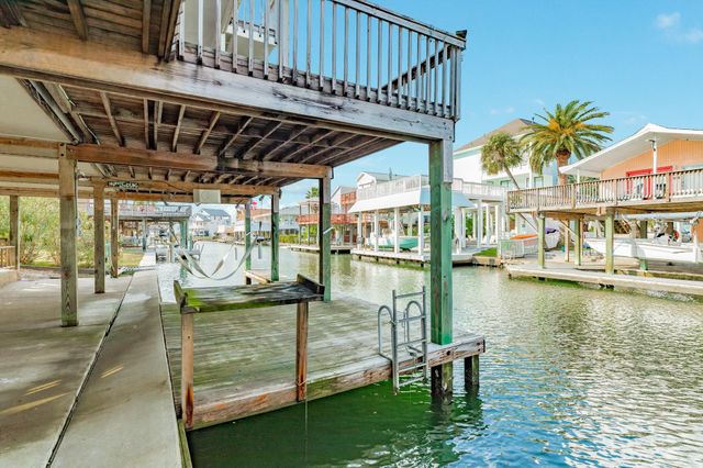 16708 Cormorant Road, Jamaica Beach, TX 77554