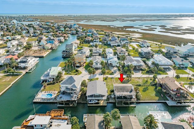 16708 Cormorant Road, Jamaica Beach, TX 77554