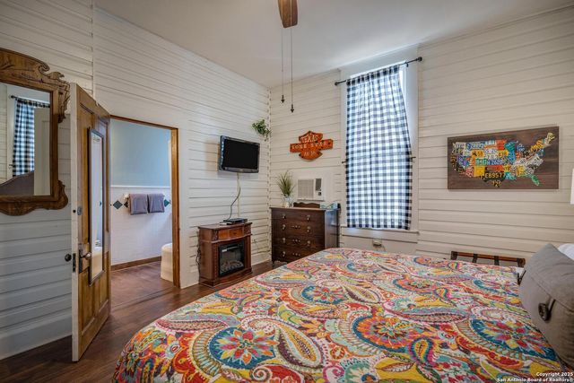 225 W Craig, San Antonio, TX 78212