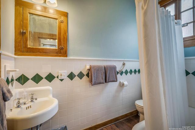 225 W Craig, San Antonio, TX 78212