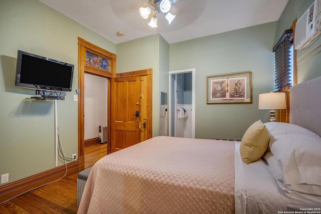 225 W Craig, San Antonio, TX 78212