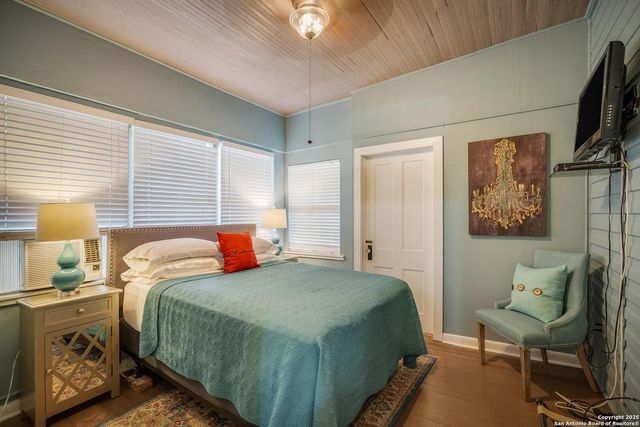 225 W Craig, San Antonio, TX 78212