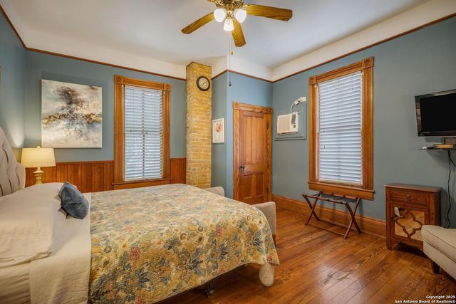 225 W Craig, San Antonio, TX 78212