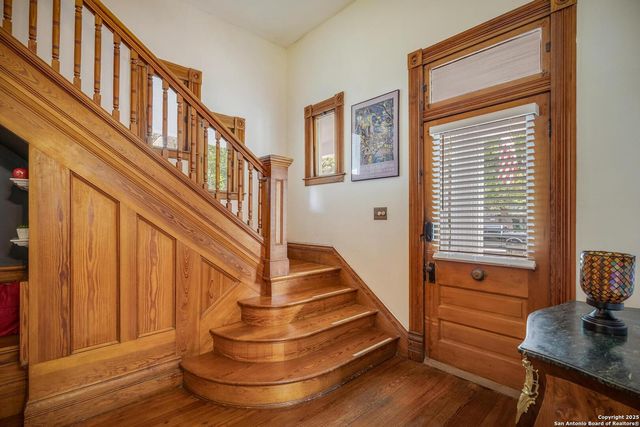 225 W Craig, San Antonio, TX 78212