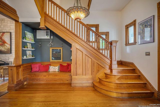 225 W Craig, San Antonio, TX 78212