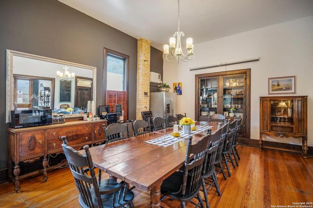 225 W Craig, San Antonio, TX 78212