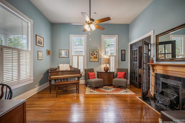 225 W Craig, San Antonio, TX 78212