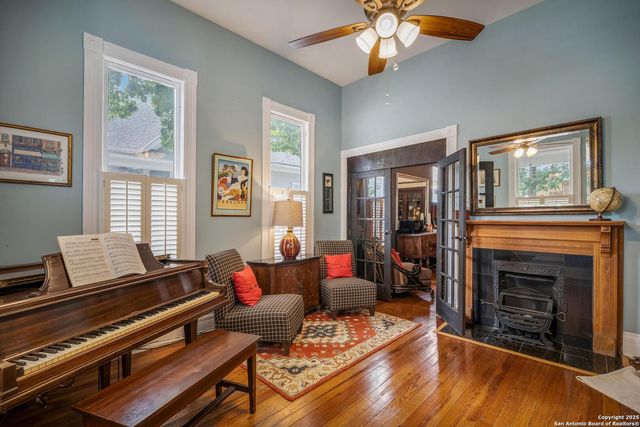 225 W Craig, San Antonio, TX 78212
