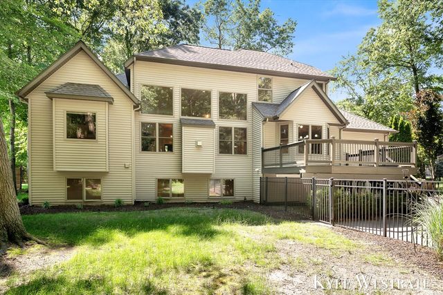 6334 Red Rock Court, Muskegon, MI 49444