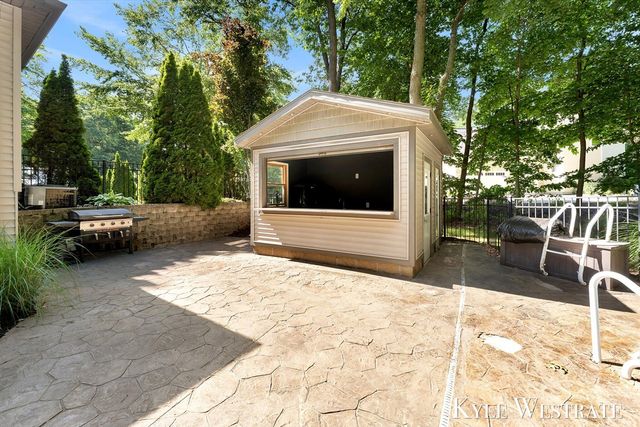 6334 Red Rock Court, Muskegon, MI 49444