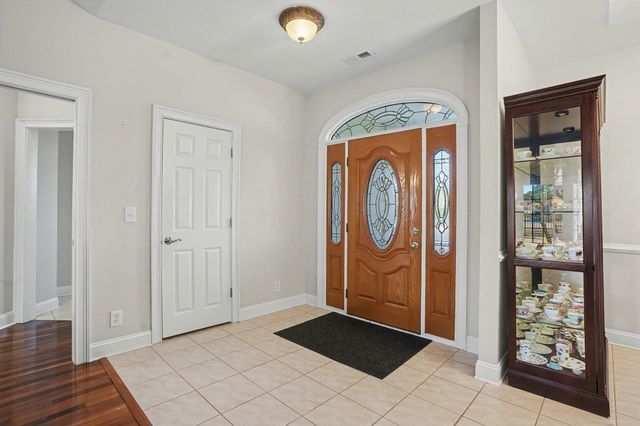 9127 Abingdon Dr., Myrtle Beach, SC 29579