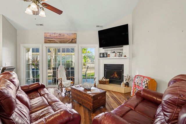 9127 Abingdon Dr., Myrtle Beach, SC 29579