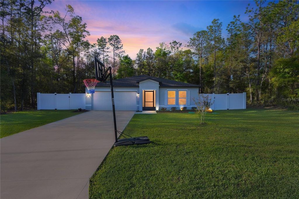 Image 1 of property listing at 10058 N ATHENIA DRIVE, Citrus Springs, FL 34434