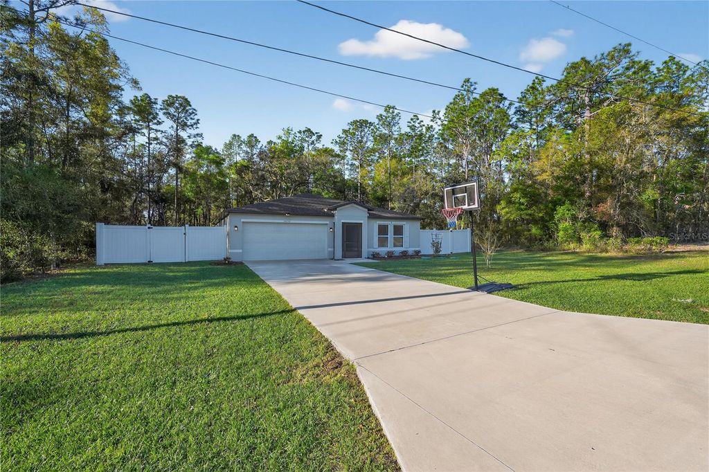 Image 2 of property listing at 10058 N ATHENIA DRIVE, Citrus Springs, FL 34434