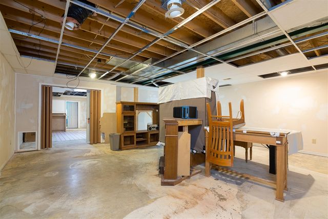 990 Centennial Avenue, Ypsilanti, MI 48198