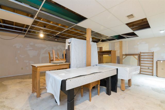 990 Centennial Avenue, Ypsilanti, MI 48198