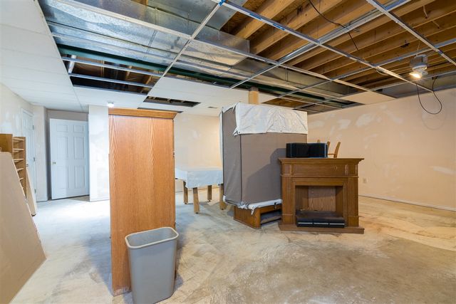 990 Centennial Avenue, Ypsilanti, MI 48198