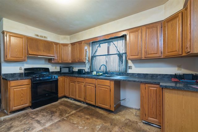 990 Centennial Avenue, Ypsilanti, MI 48198