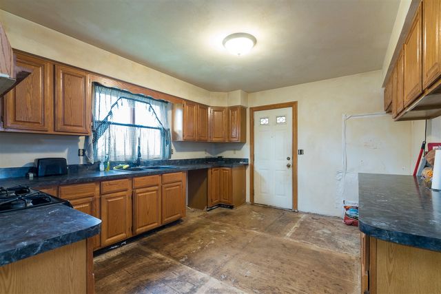 990 Centennial Avenue, Ypsilanti, MI 48198