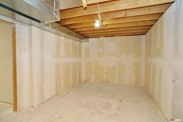 4129 W Thatcher Circle, Lincoln, NE 68528