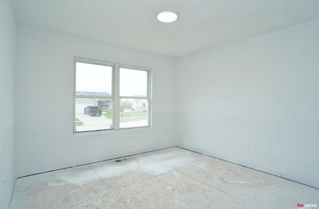 4129 W Thatcher Circle, Lincoln, NE 68528