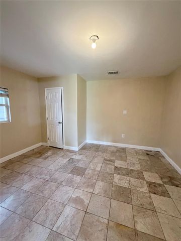 618 Sulphur Street, Houston, TX 77034