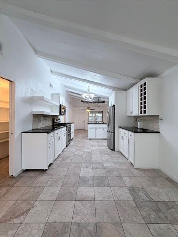 618 Sulphur Street, Houston, TX 77034