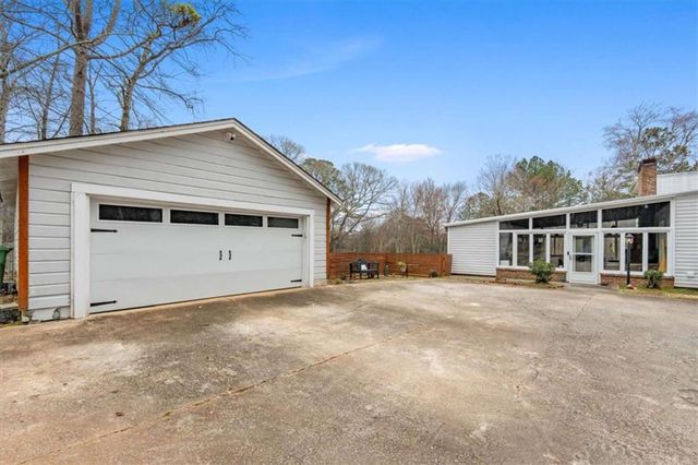 2014 S 16 Highway S, Carrollton, GA 30116