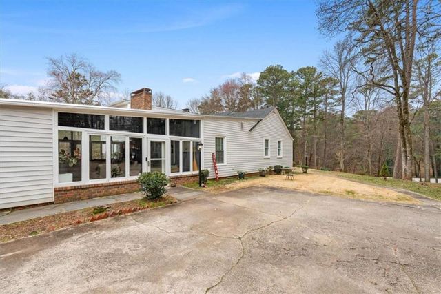 2014 S 16 Highway S, Carrollton, GA 30116